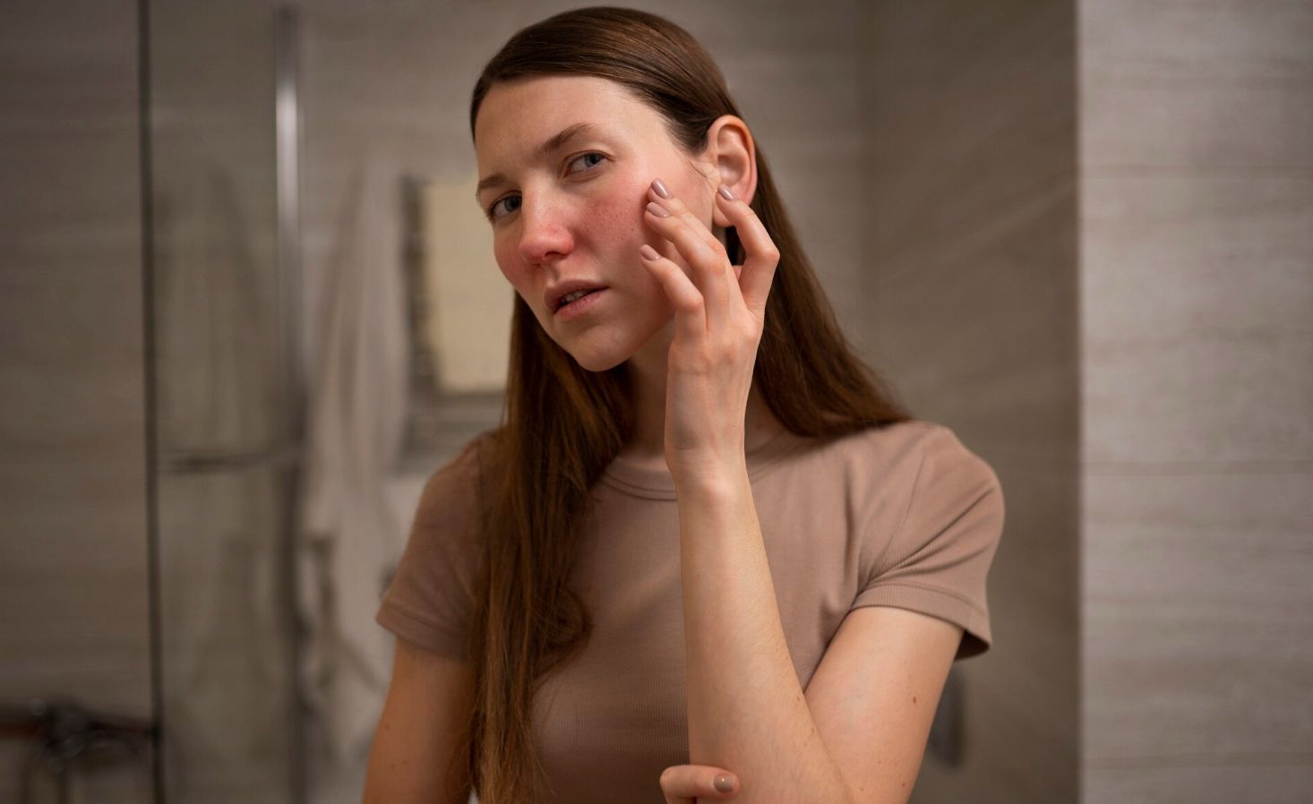 Red light therapy at home restores skin hydration safely and effectively.